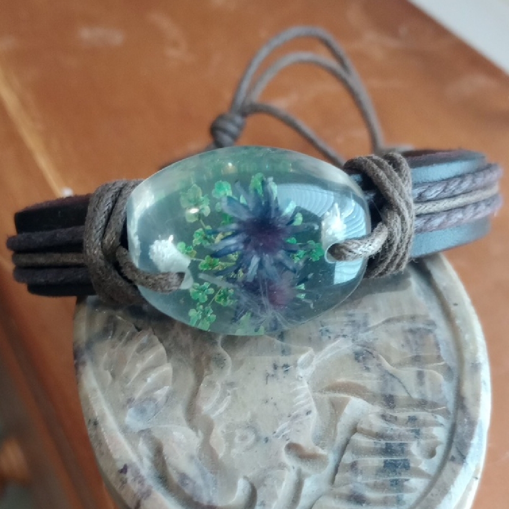 COPY - Handcrafted Floral Resin Bracelet